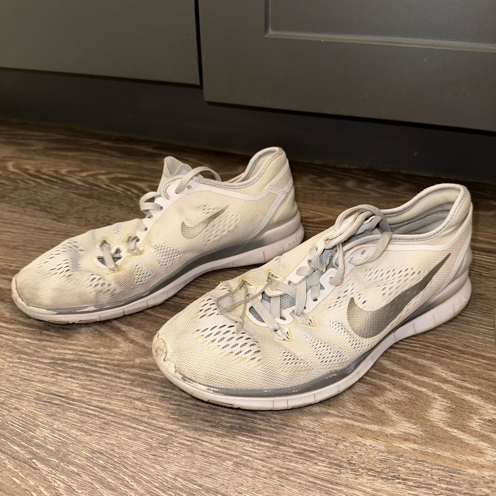 Nike Free Runs 5.0 White & Grey Training Shoes